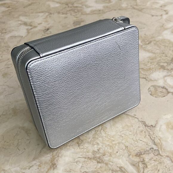 Pandora Elegance Silver Zippered Jewelry Storage Case - Picture 5 of 8